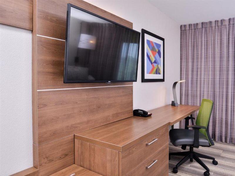 Holiday Inn Express Hotel & Suites Elgin By Ihg Bagian luar foto