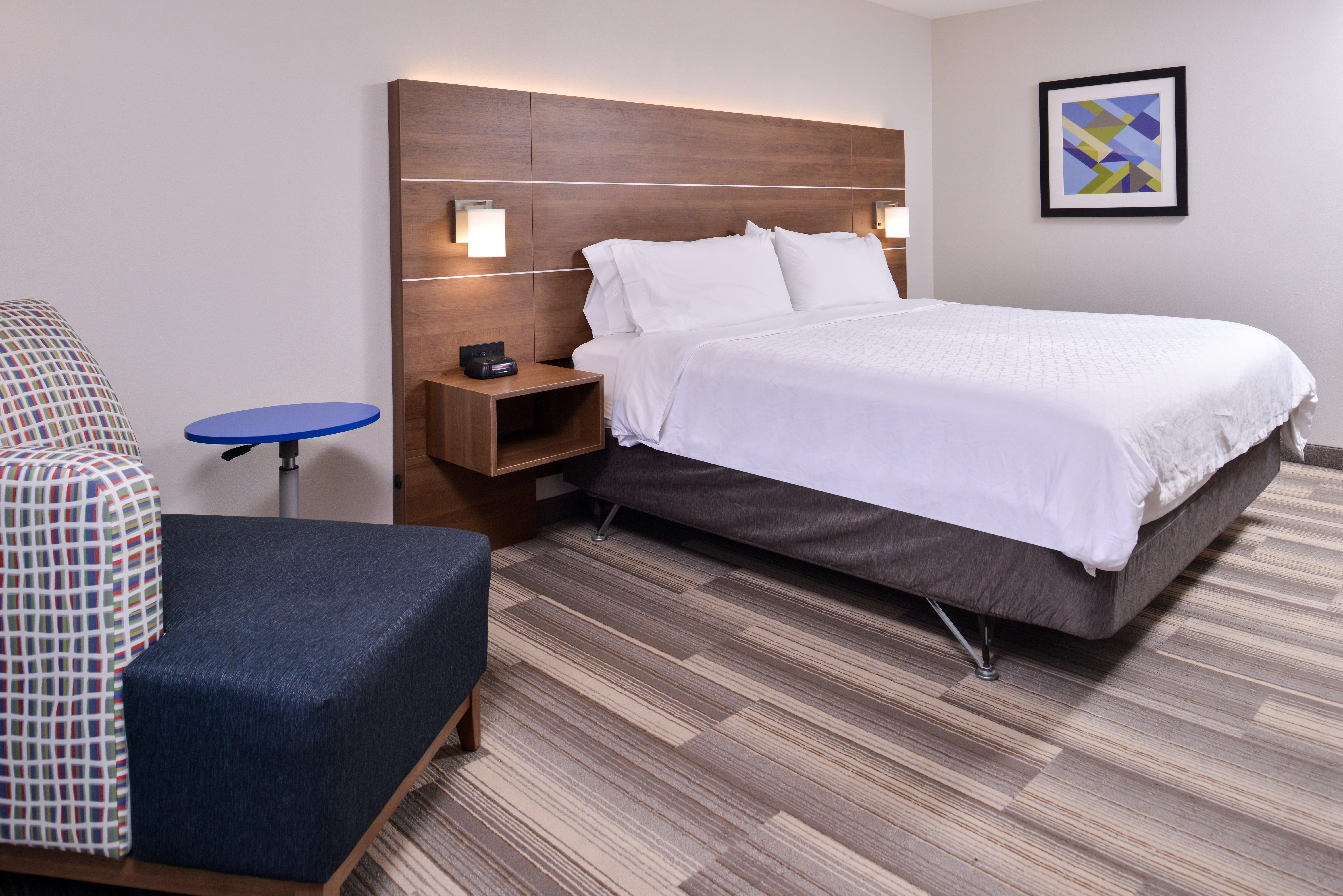 Holiday Inn Express Hotel & Suites Elgin By Ihg Bagian luar foto