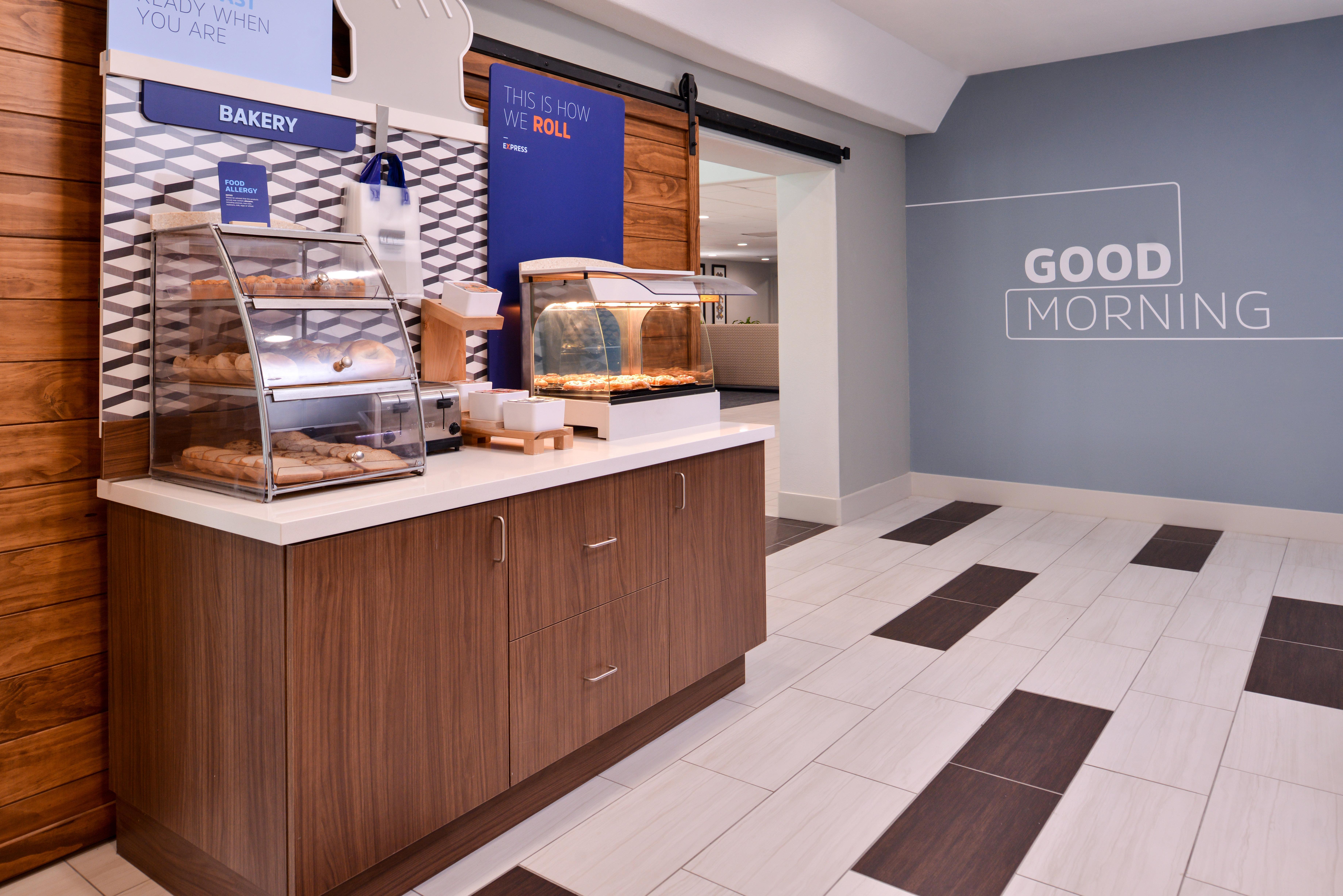 Holiday Inn Express Hotel & Suites Elgin By Ihg Bagian luar foto