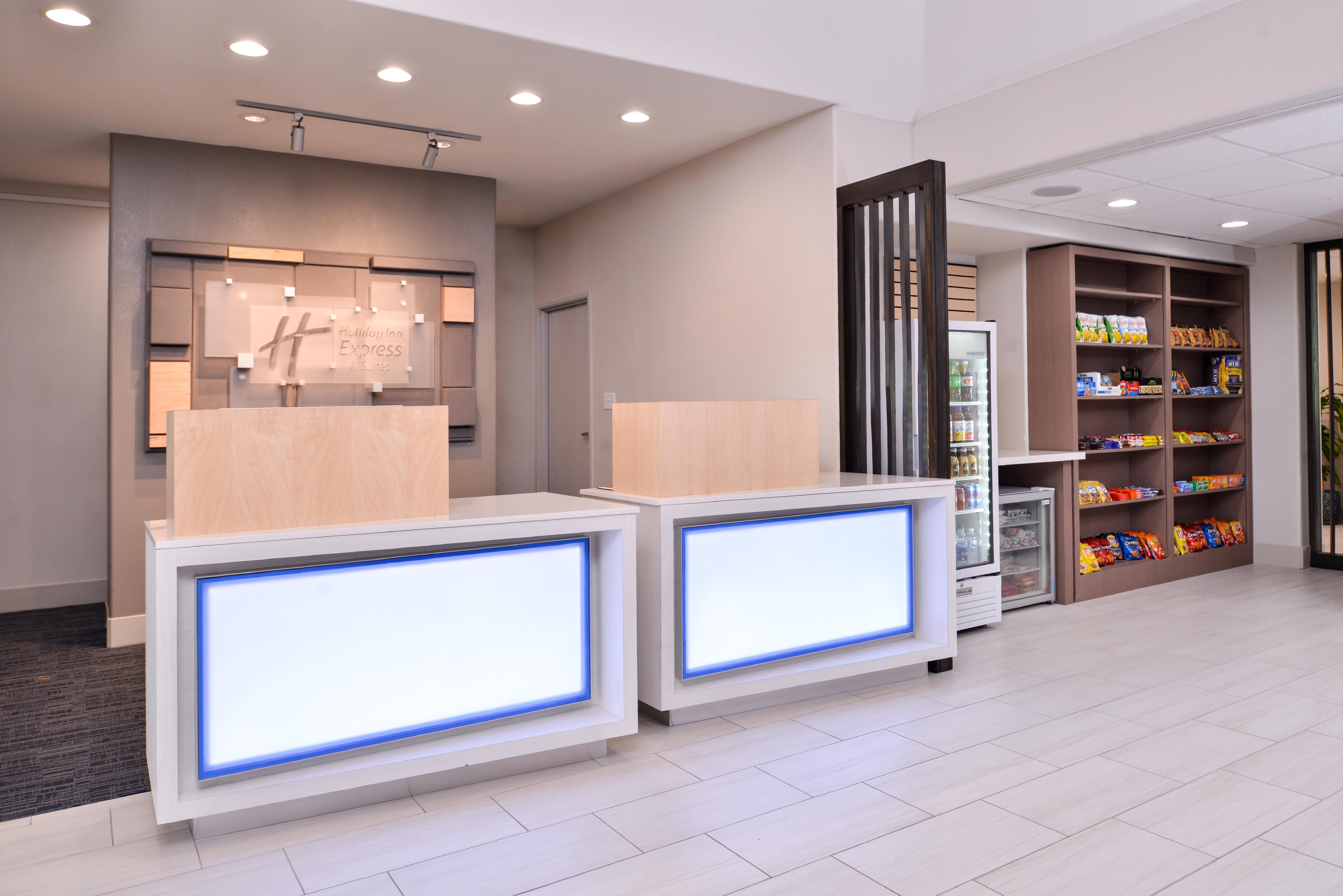 Holiday Inn Express Hotel & Suites Elgin By Ihg Bagian luar foto