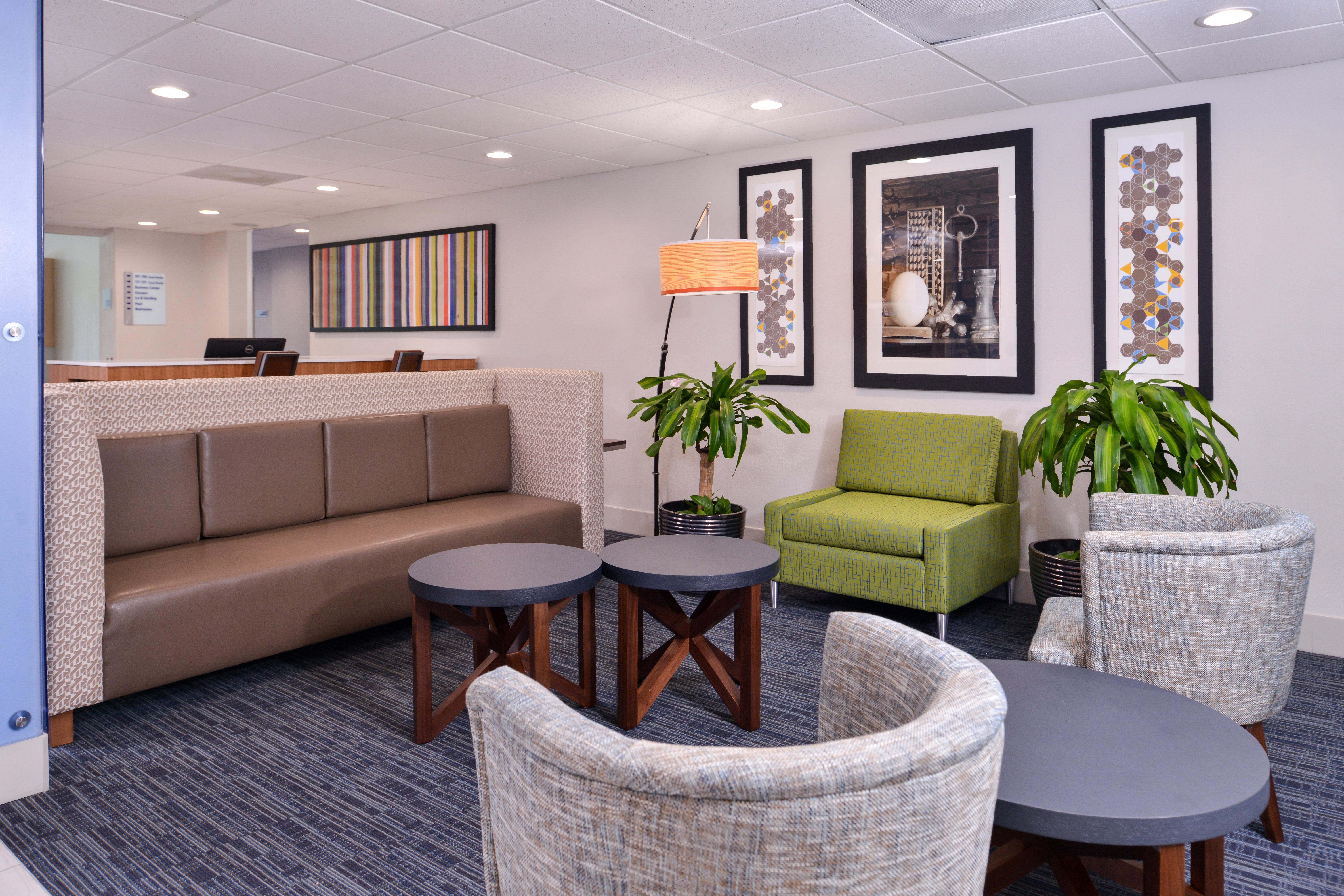 Holiday Inn Express Hotel & Suites Elgin By Ihg Bagian luar foto