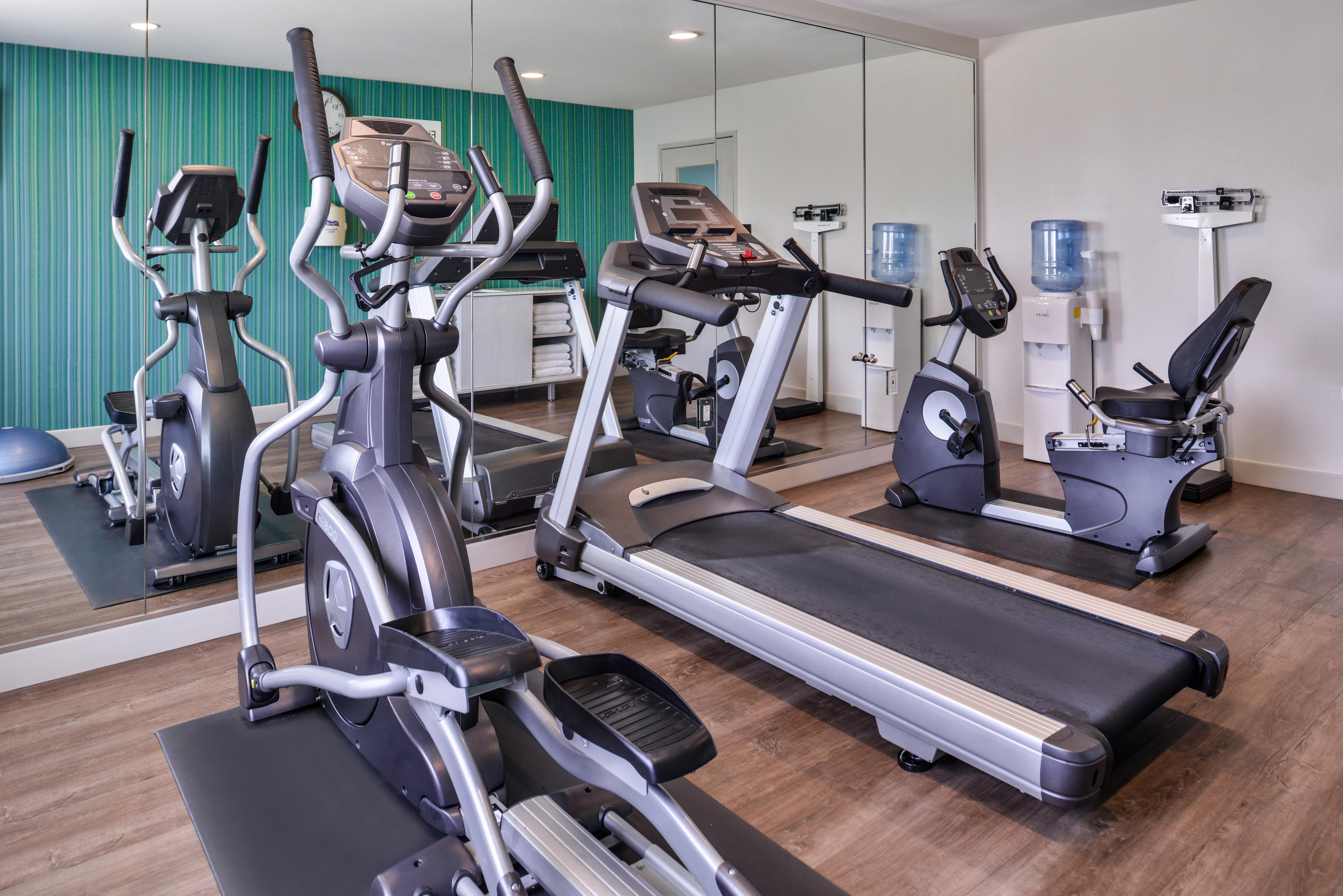 Holiday Inn Express Hotel & Suites Elgin By Ihg Bagian luar foto