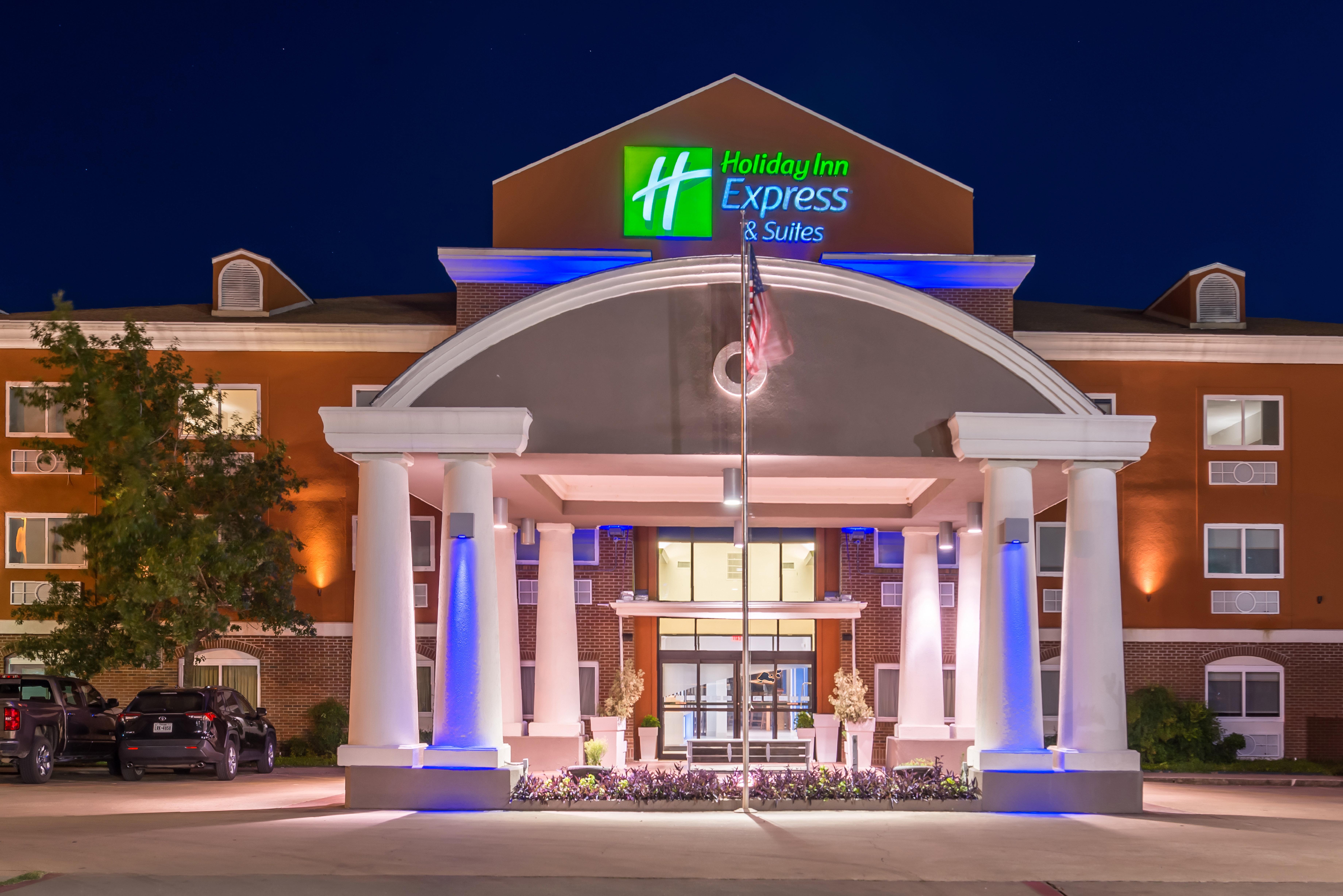 Holiday Inn Express Hotel & Suites Elgin By Ihg Bagian luar foto