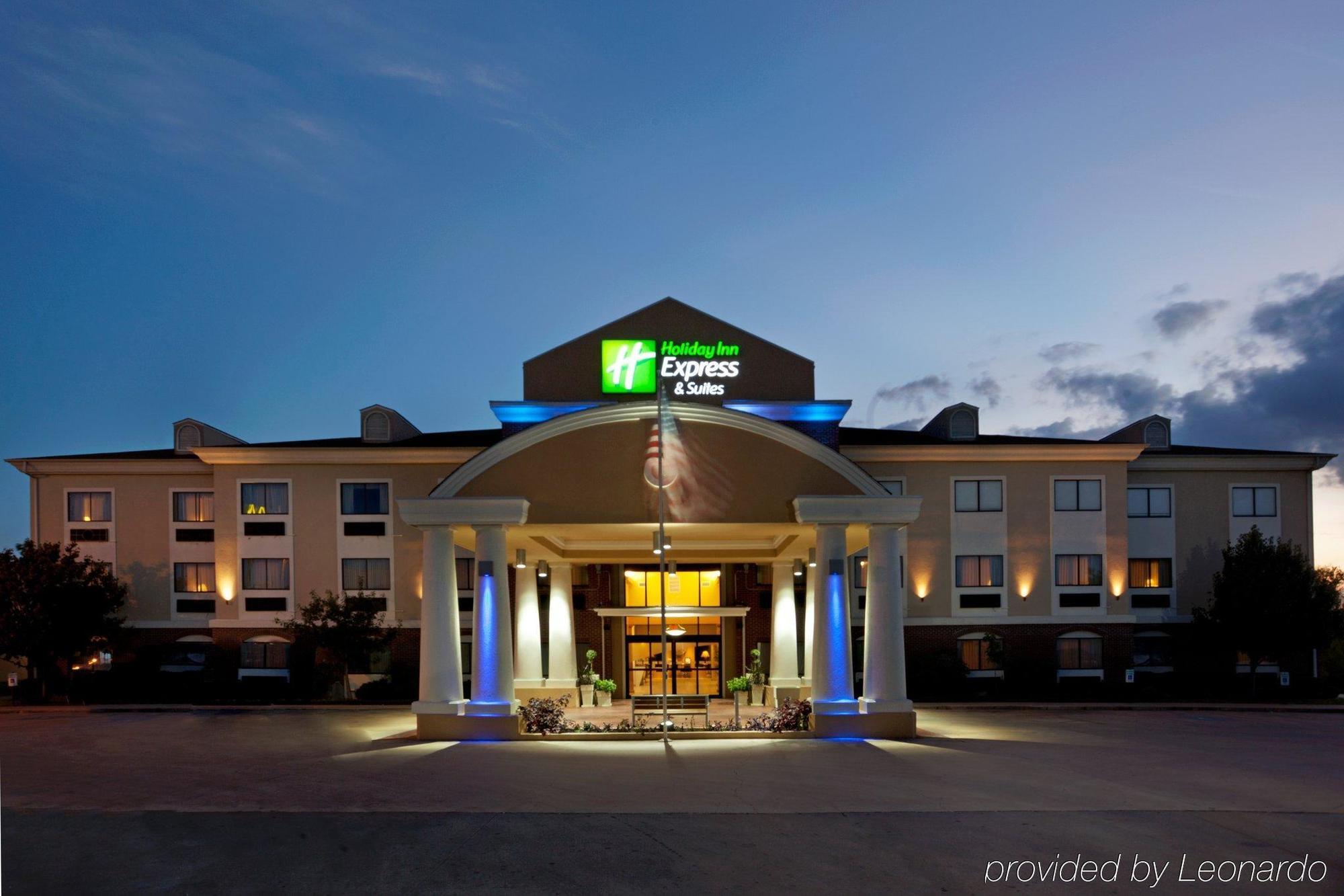 Holiday Inn Express Hotel & Suites Elgin By Ihg Bagian luar foto