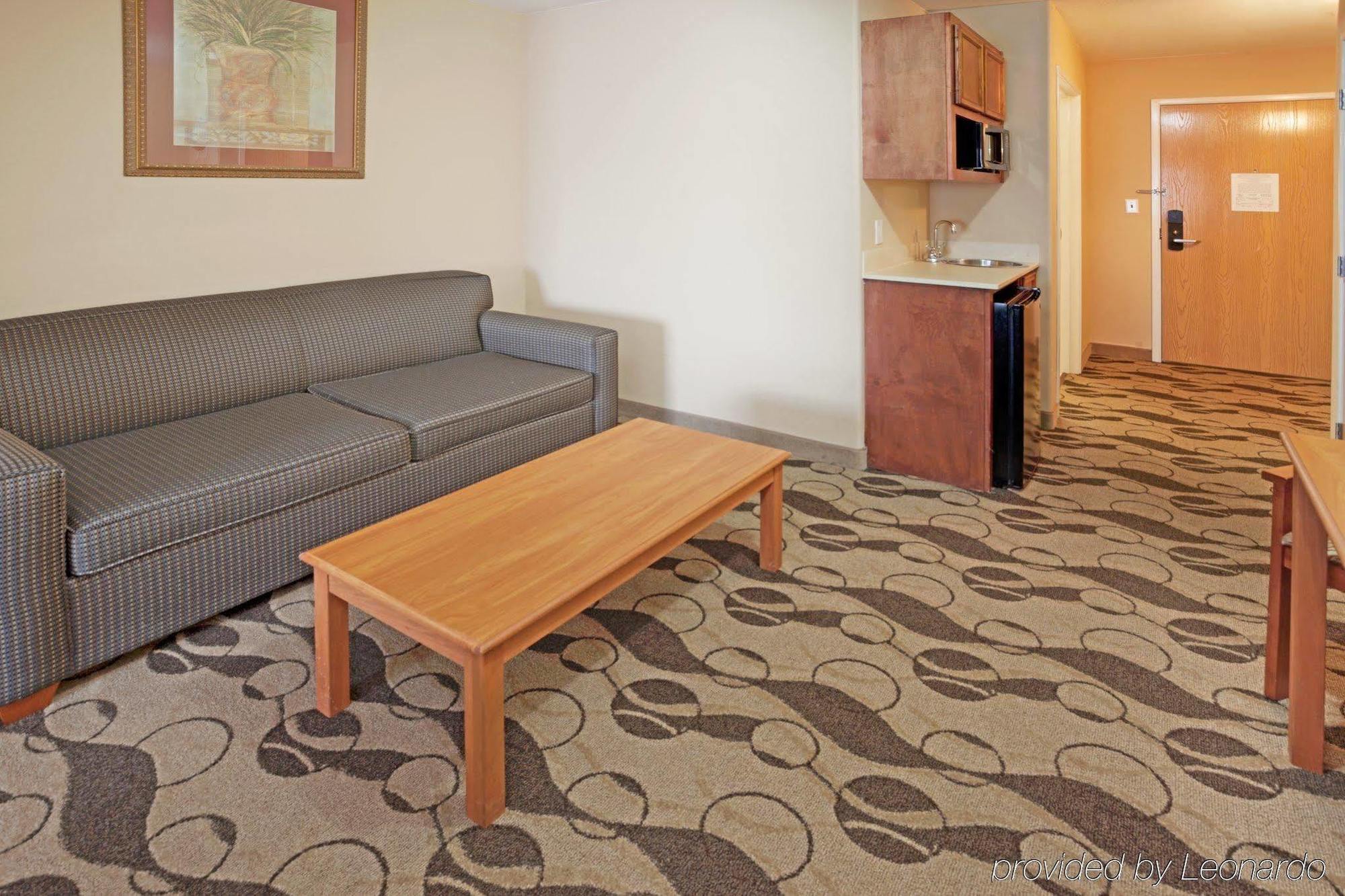 Holiday Inn Express Hotel & Suites Elgin By Ihg Ruang foto